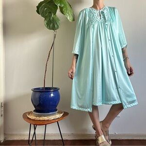 Vintage Vanity Fair Peignoir Set